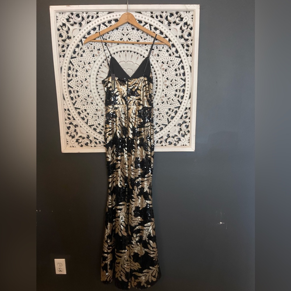 Dress - Picture 2 of 2